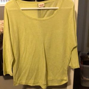 Nice loose Mossimo light green top.